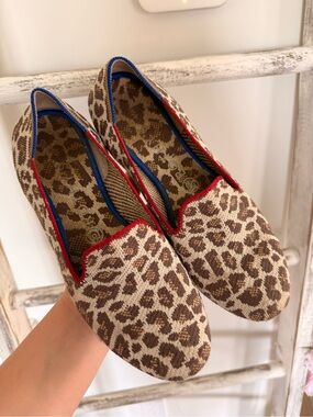 Rothy’s Mocha Spot Leopard Print Loafer Flats US 8.5 round toe animal print EUC
